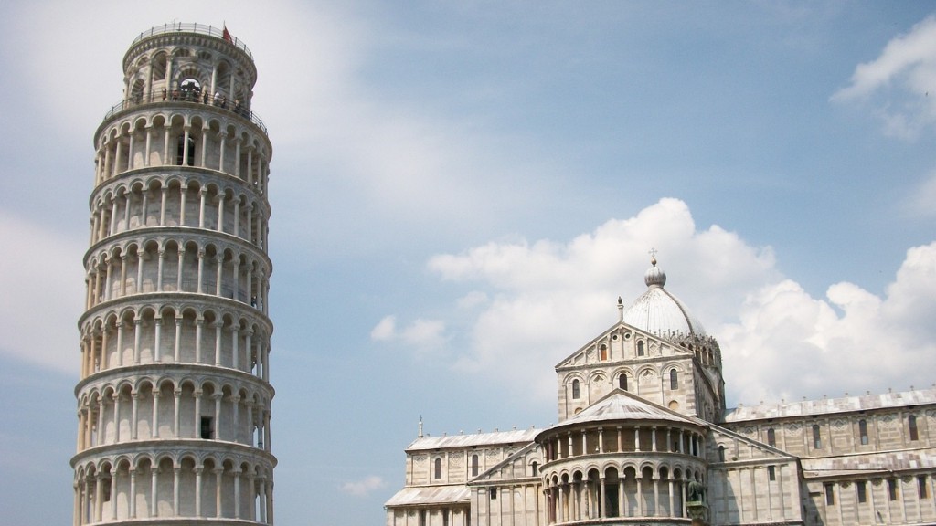 What are the dimensions of the leaning tower of pisa?