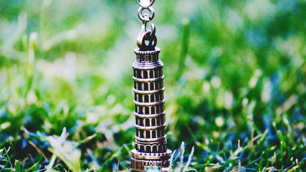 What direction does the leaning tower of pisa lean?