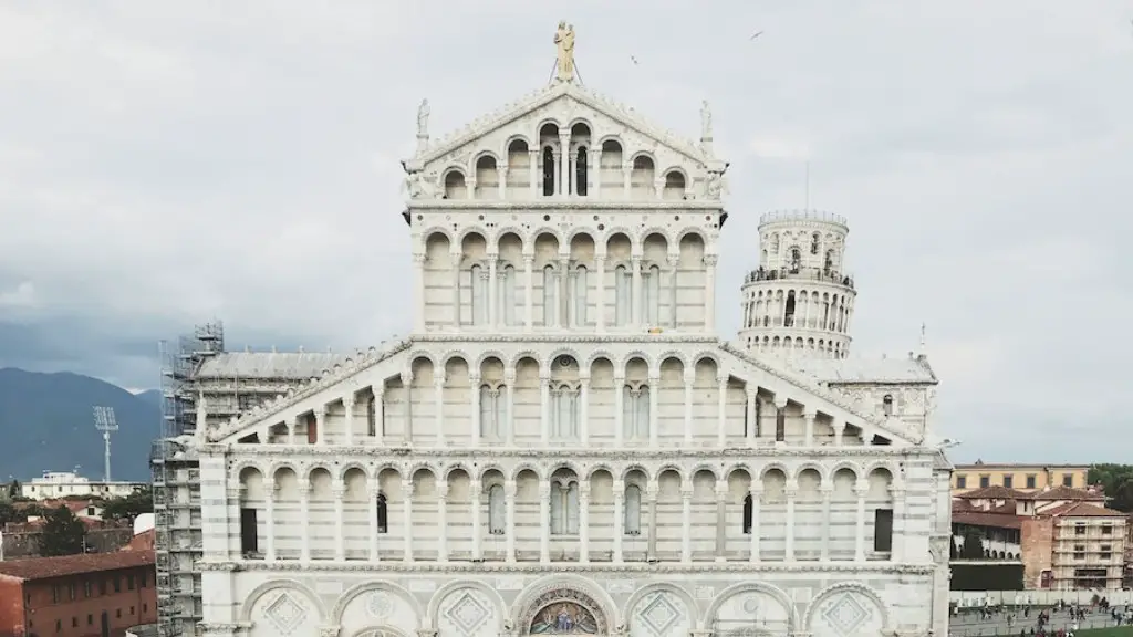 Is the leaning tower of pisa open on christmas day?