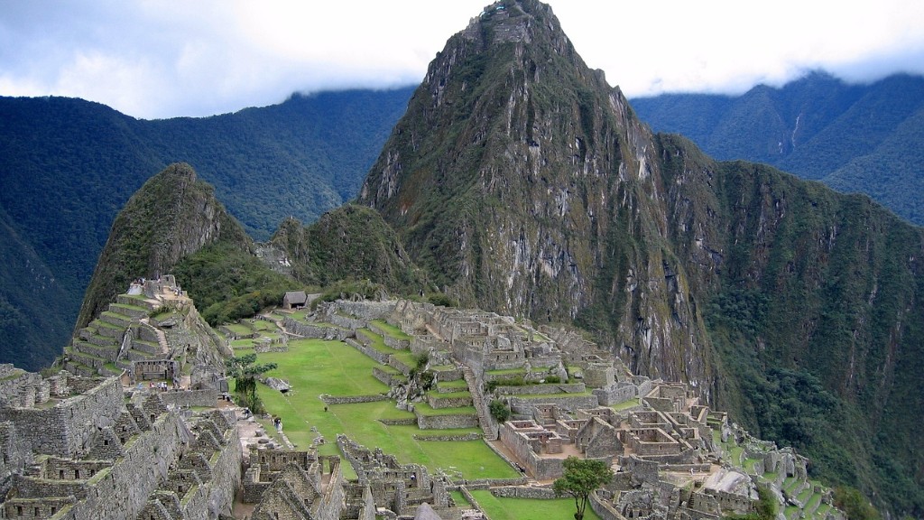 How long of a hike is machu picchu?