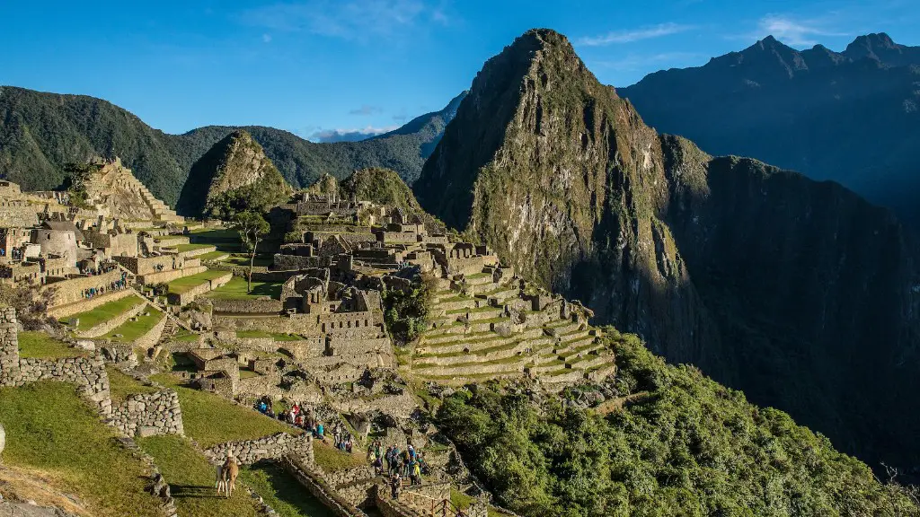 How far is machu picchu from quito?