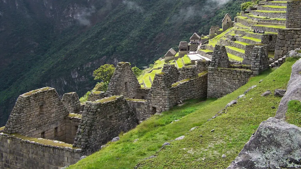 What does machu picchu translate to?