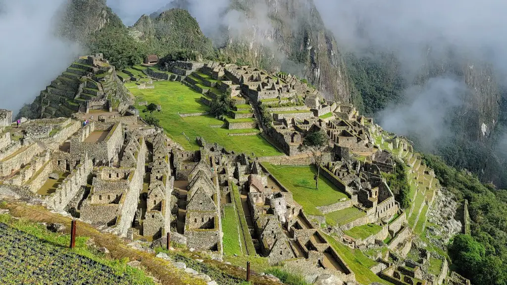 Is rainbow mountain near machu picchu?