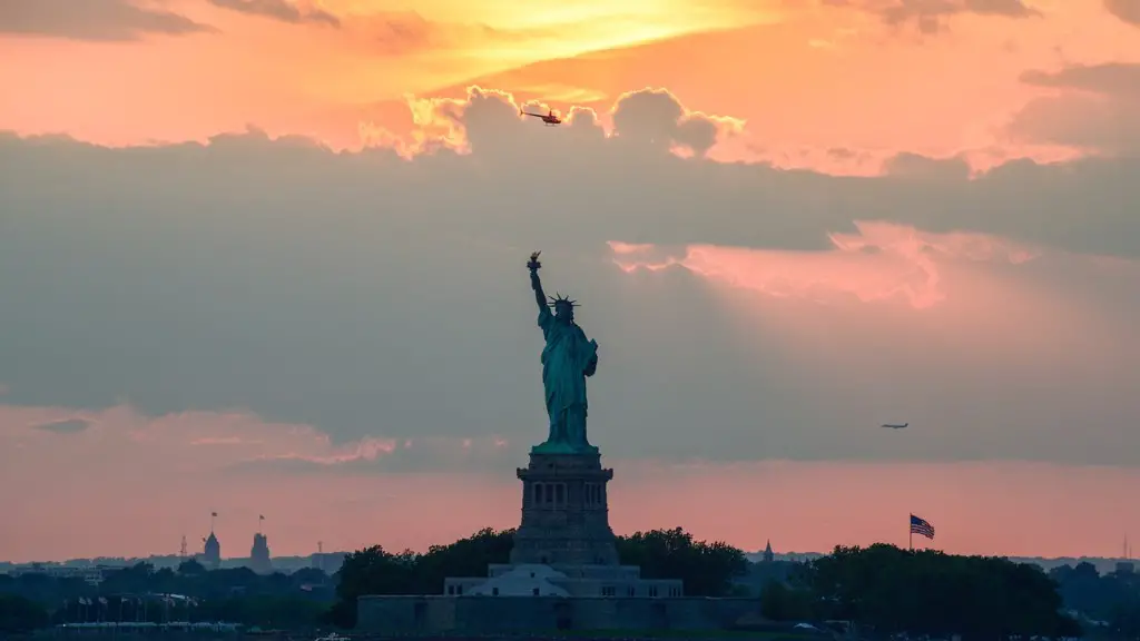 Is statue of liberty open in november?