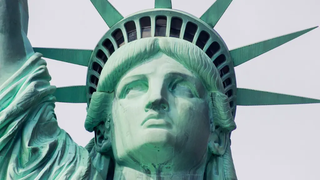 How to make a statue of liberty out of paper?