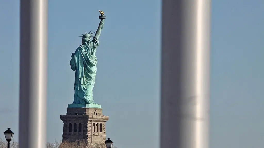 Is the statue of liberty a skyscraper?